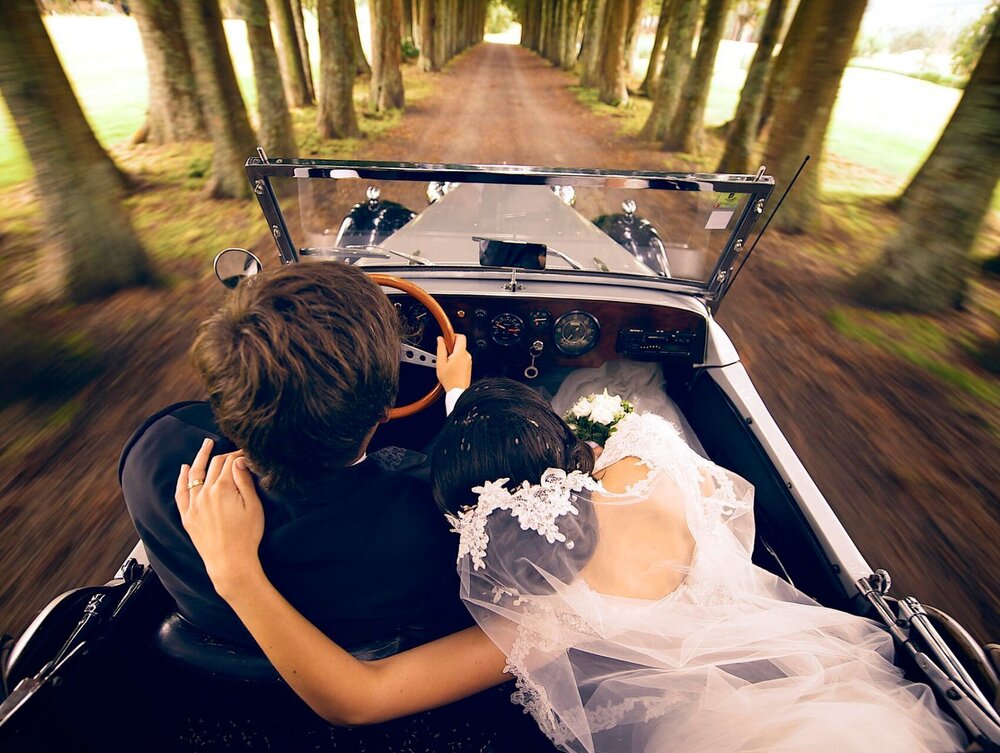 Choose the right car for your wedding or special event